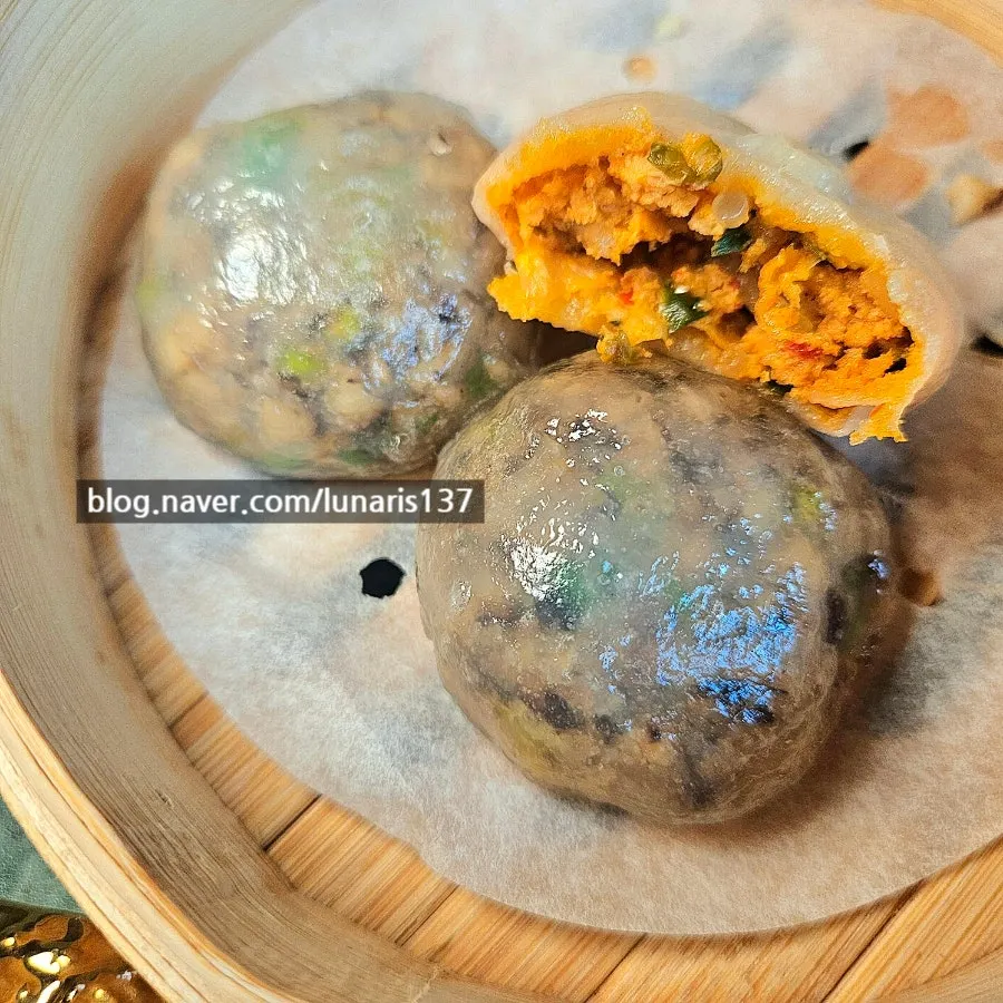 East Sea seafood jjamppong with vegetables and seafood