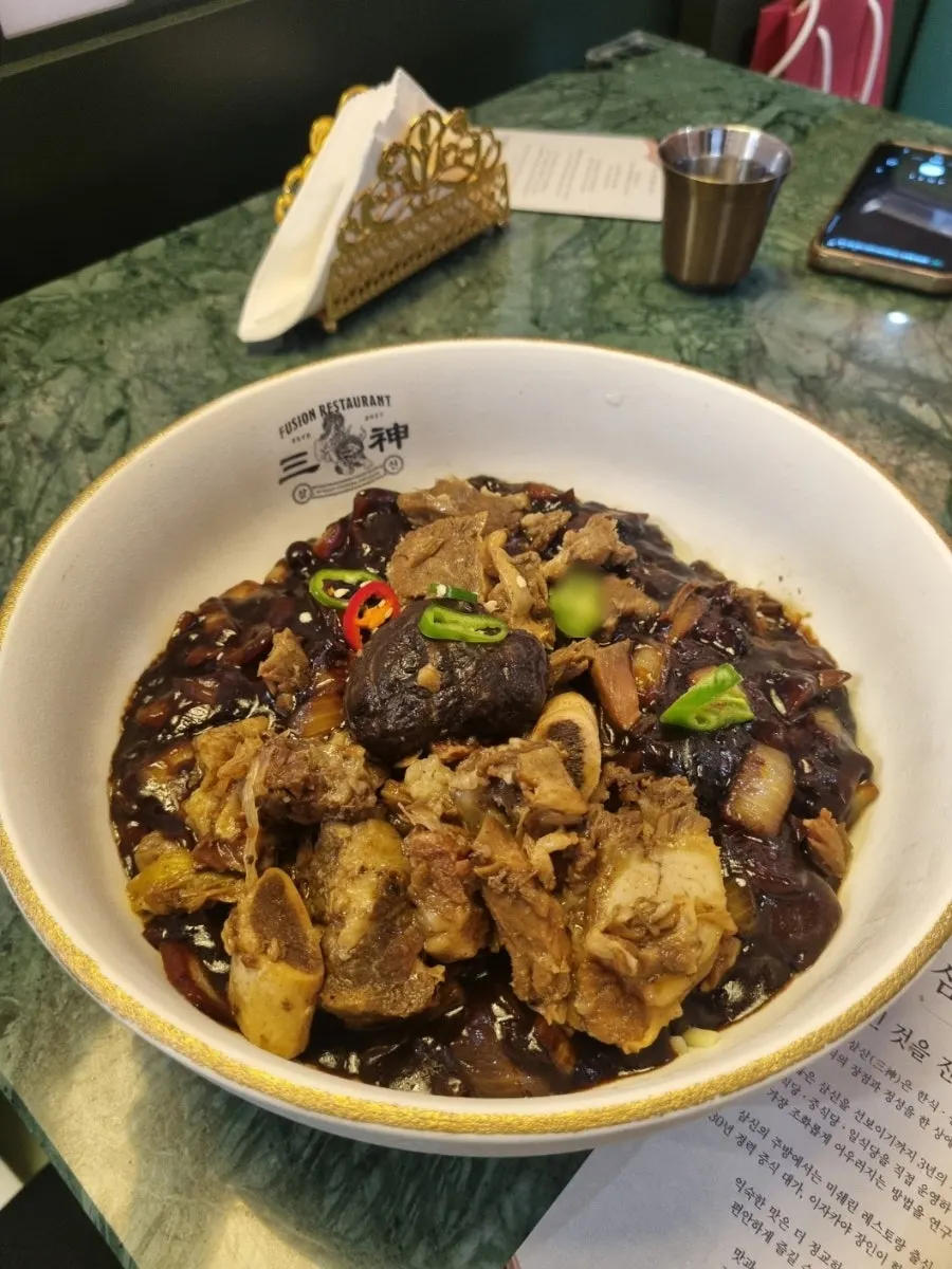 A bowl of Samsin's galbi-jjim jajangmyeon