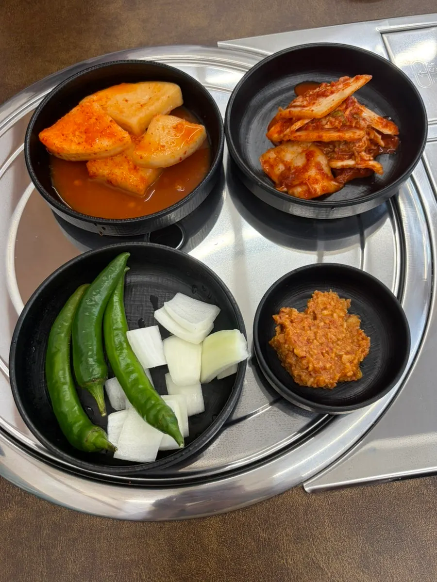 반찬 초기 세팅과 셀프 반찬바