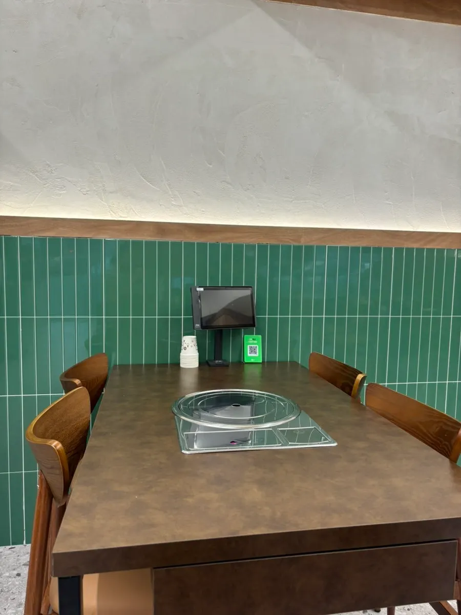 Interior suited to both solo diners and groups
