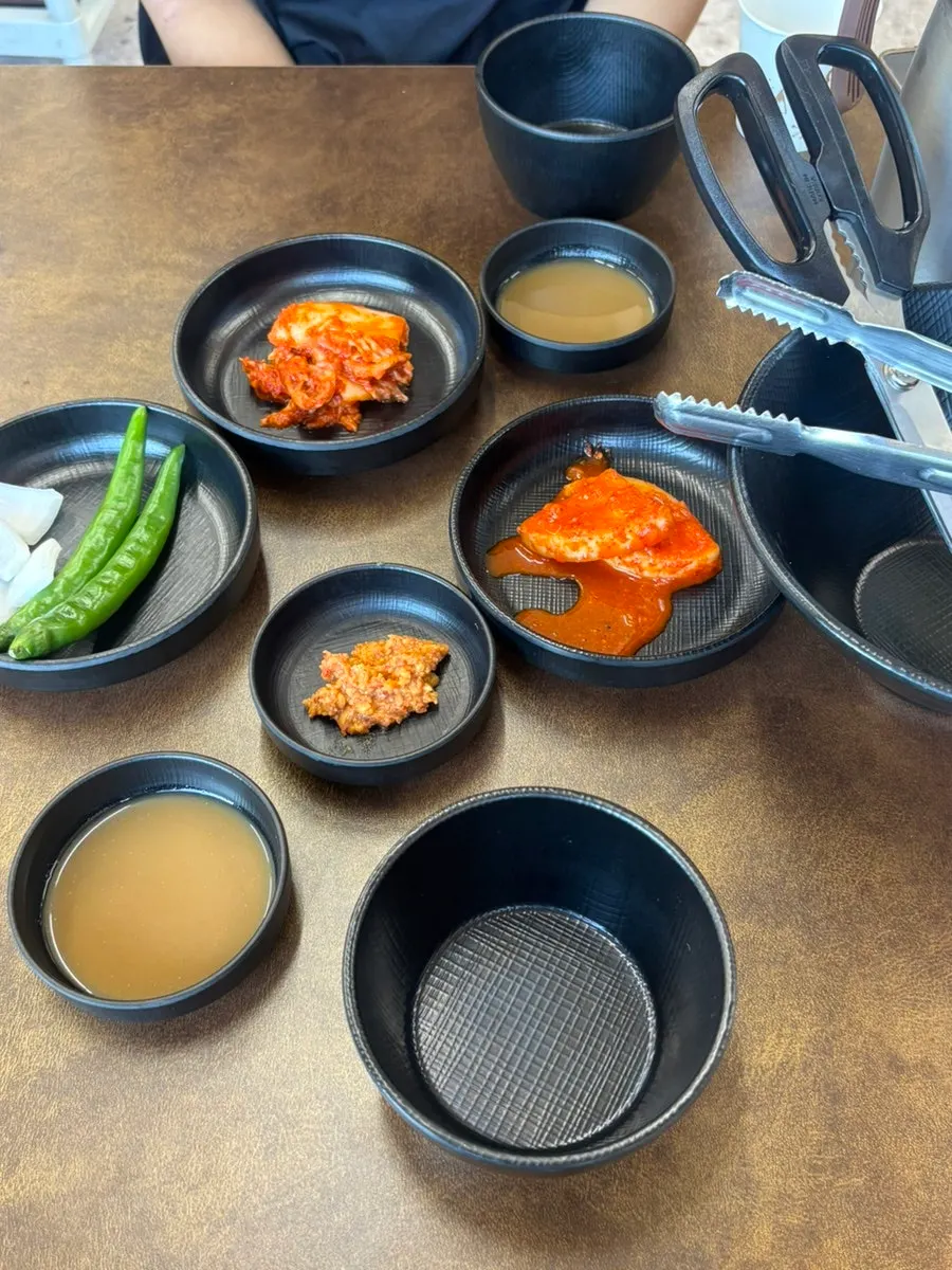 고추와 석박지, 김치, 와사비소스 기본 상차림