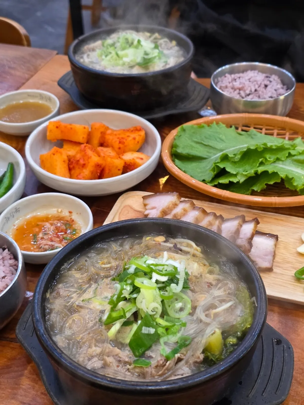 Rice soups and dombe pork ordered together