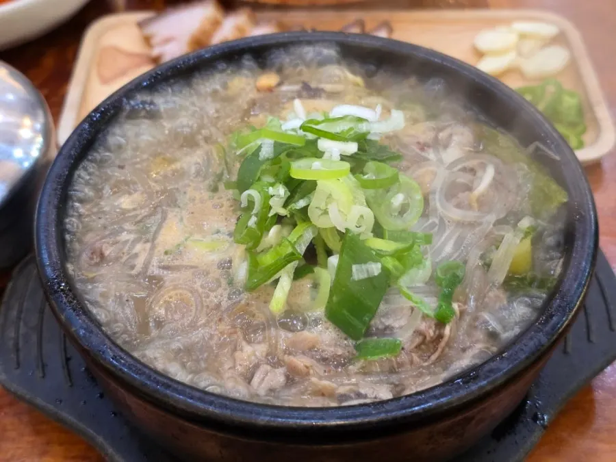 Haejangguk and offal soup table setting