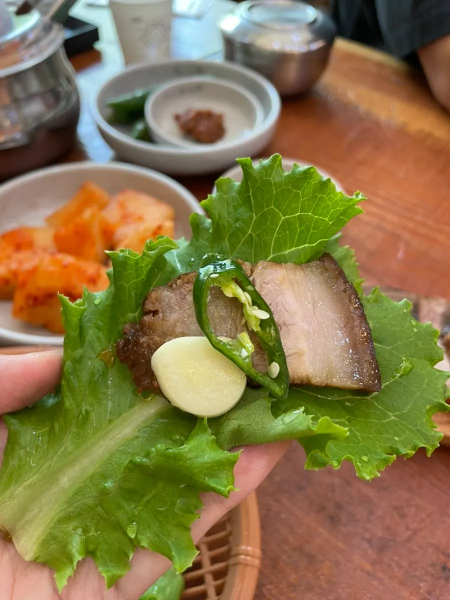 Full spread of tripe soup and dombe pork set
