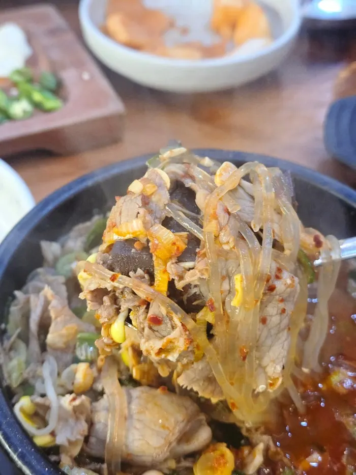 선지가 듬뿍 들어간 해장국 건더기
