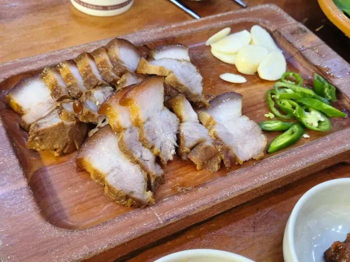 아이와 나눠 먹은 돔베고기 소 한 접시