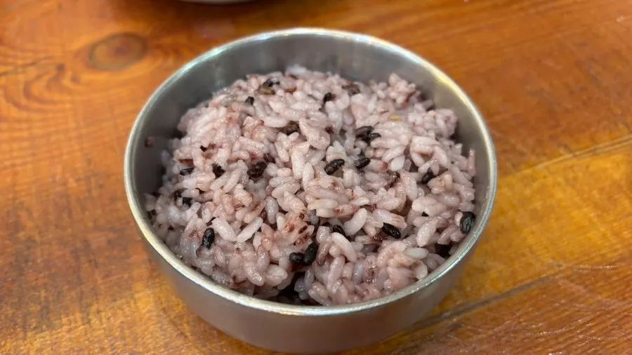 찰진 흑미밥과 해장국
