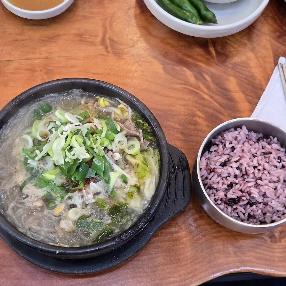 소양이 가득한 내장탕 클로즈업