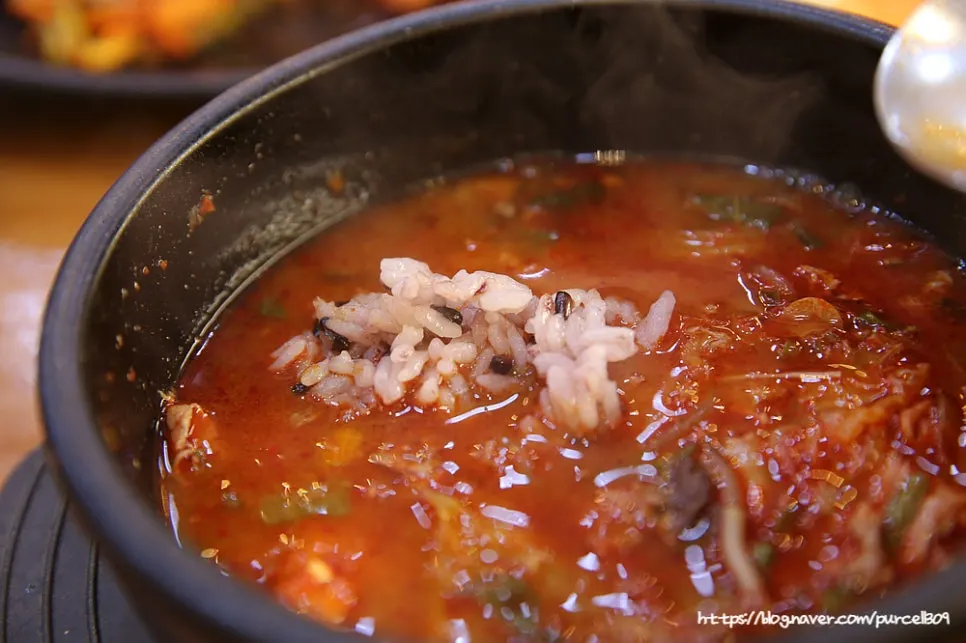 Black rice served alongside the haejangguk