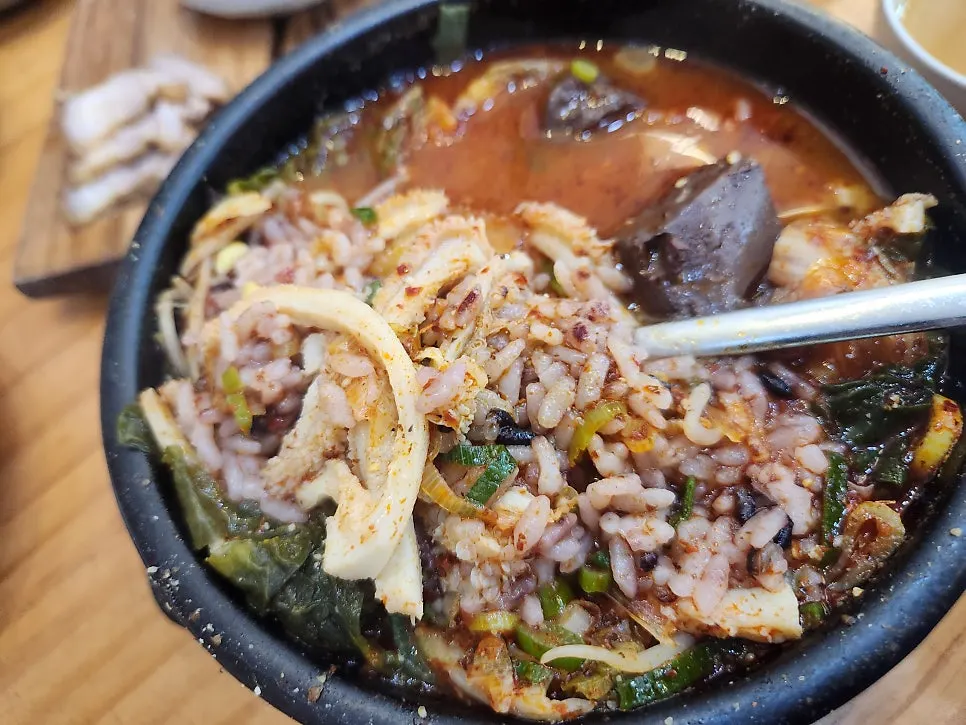 Close-up of the rich haejangguk broth
