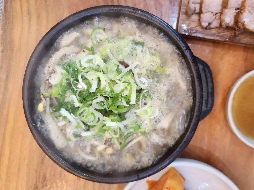 Tripe soup boiling in a stone pot