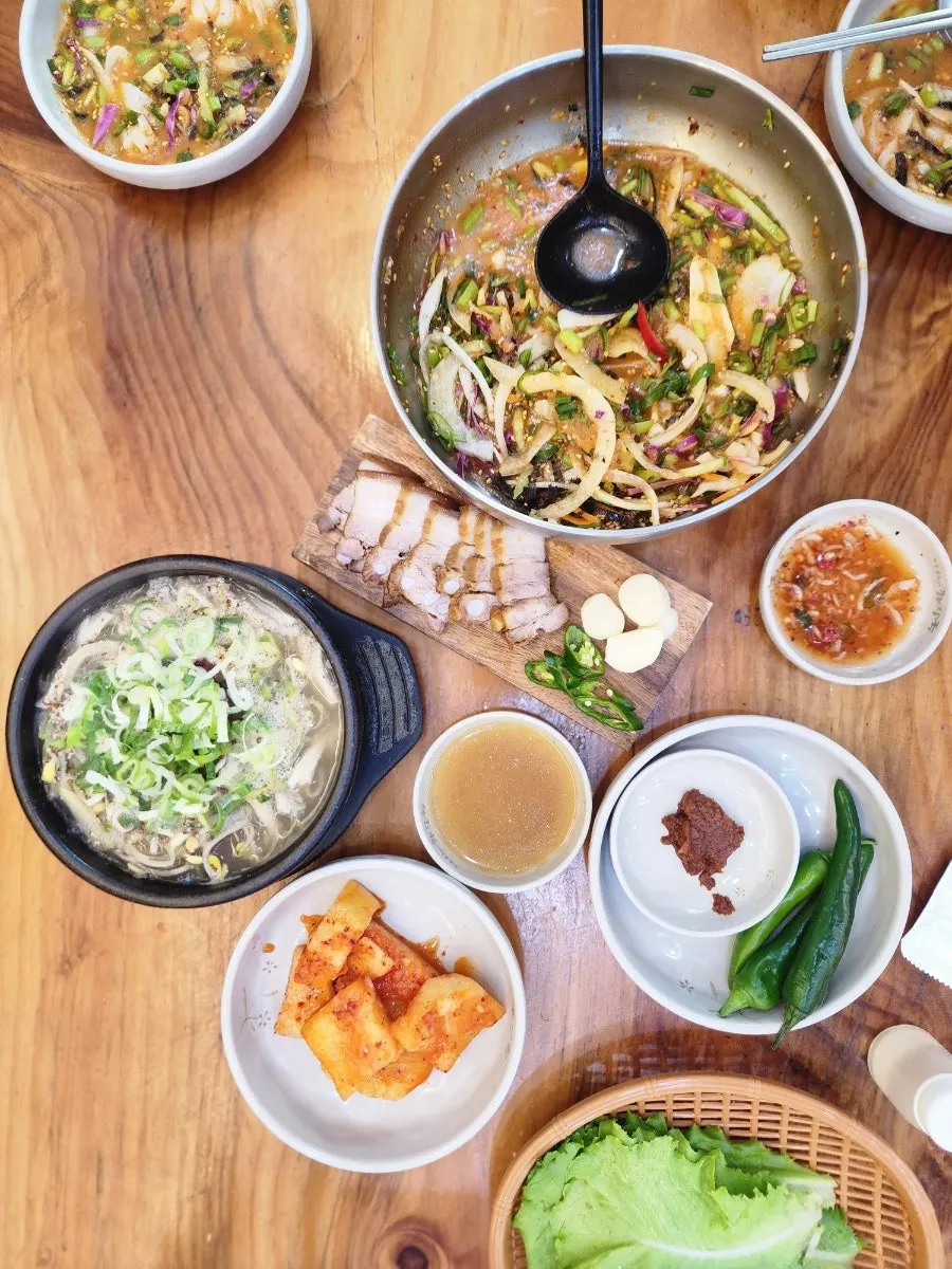 Tripe soup turned spicy after mixing in chili paste