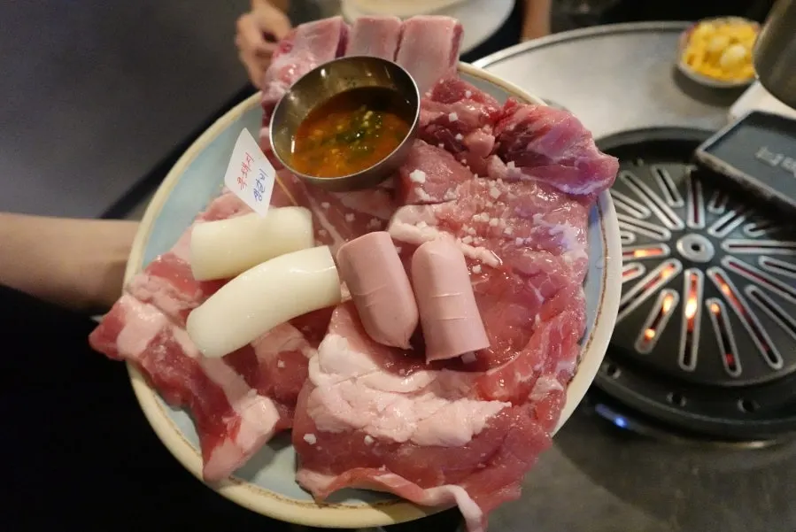 산청흑돼지 생갈비 400g과 구이야채 한 상