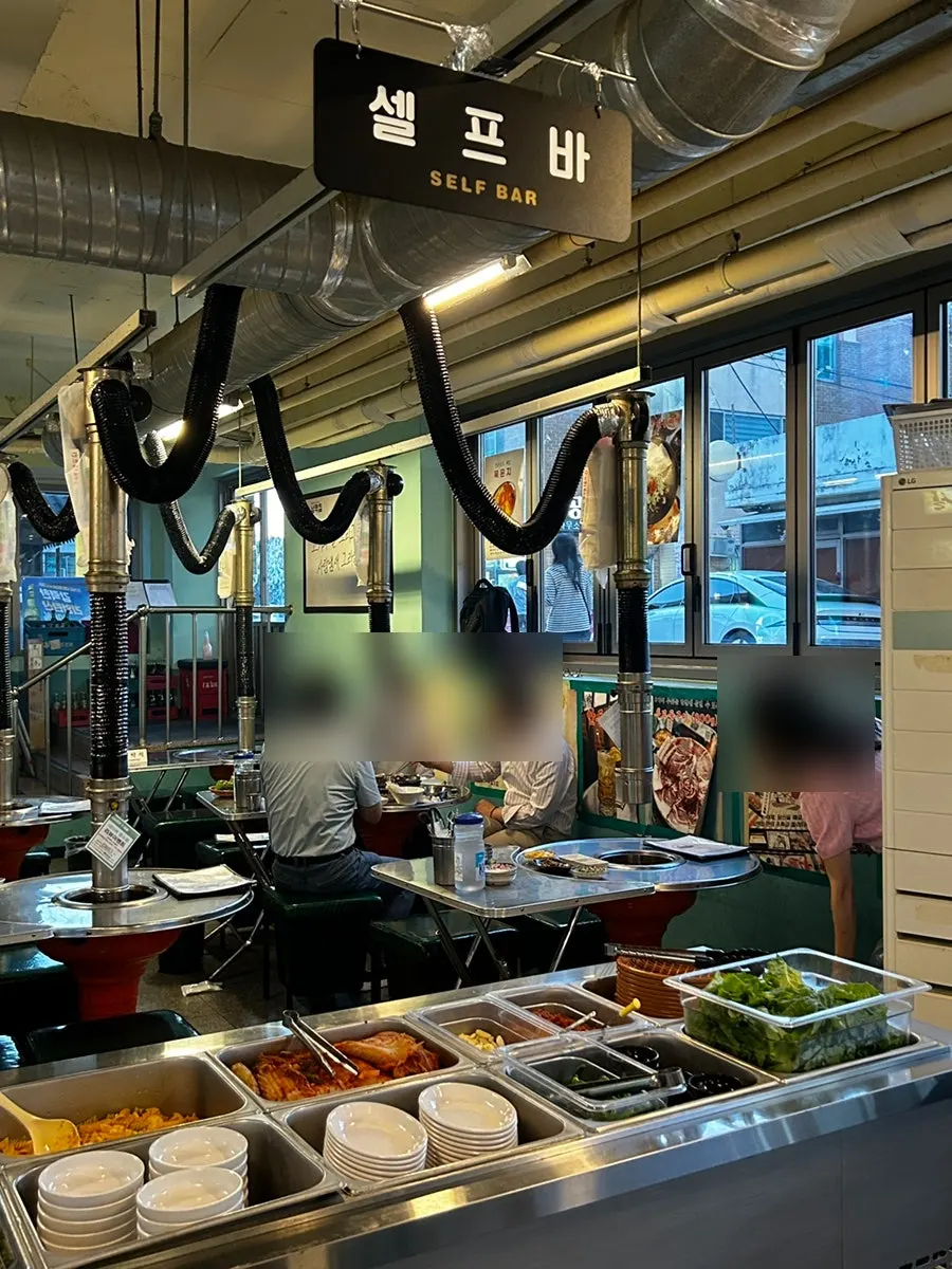 넙딱집 삼송점 룸 좌석