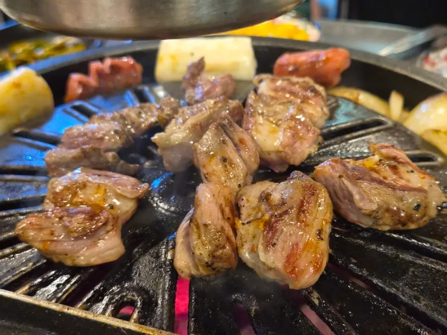 Close-up of sliced grilled galmaegisal