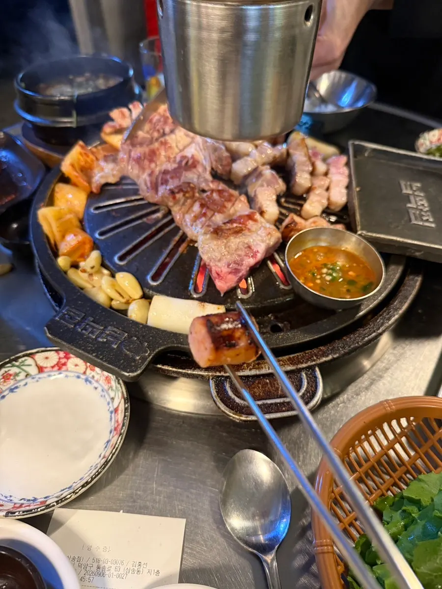 산청흑돼지생갈비와 삼겹살 상차림