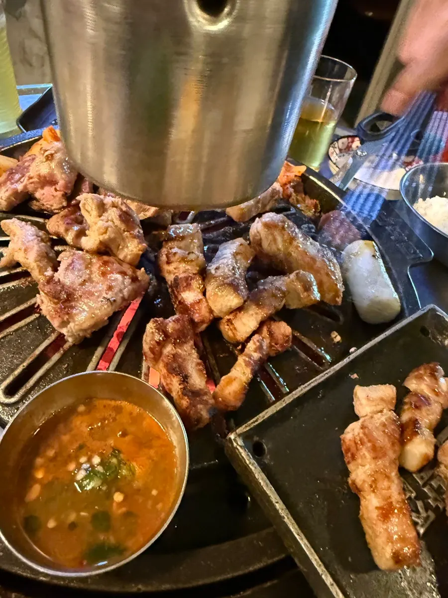 산청흑돼지생갈비와 삼겹살 상차림