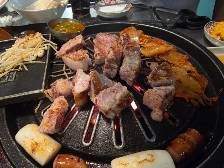 Grilled sausage and garaetteok rice cake