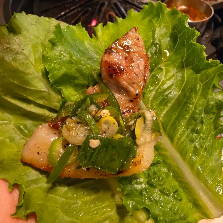 Special pork cuts with wrap vegetables