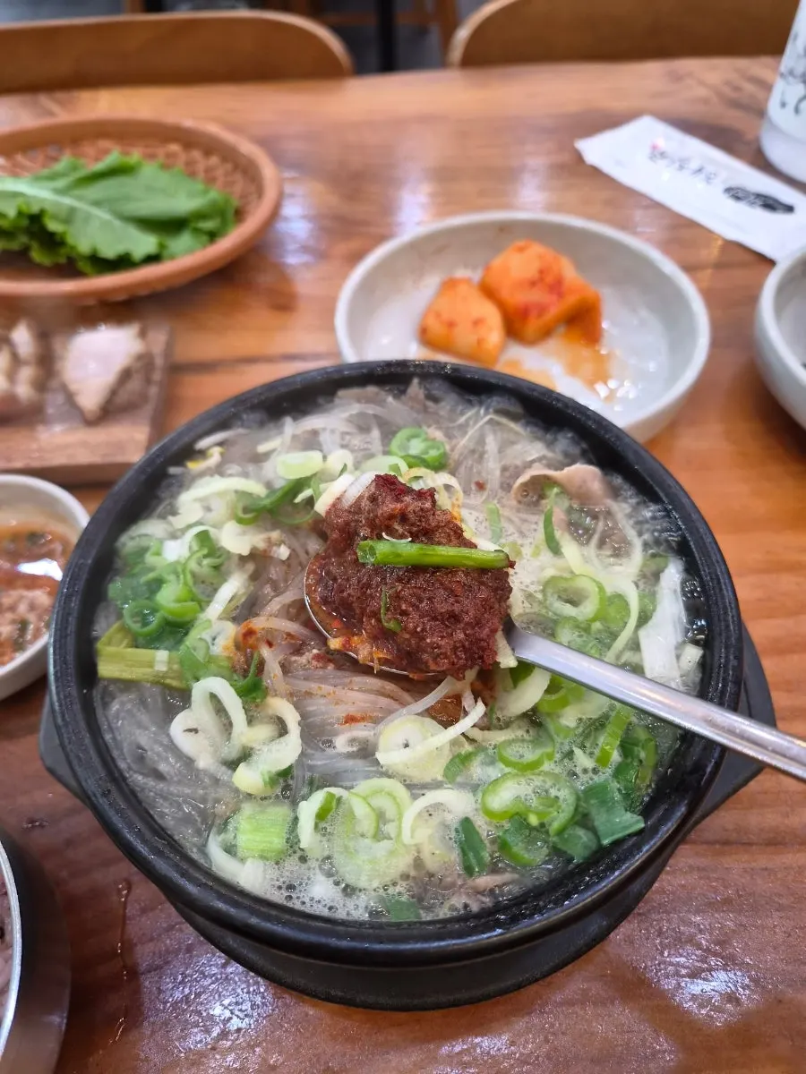 Haejangguk with the dadaegi stirred in