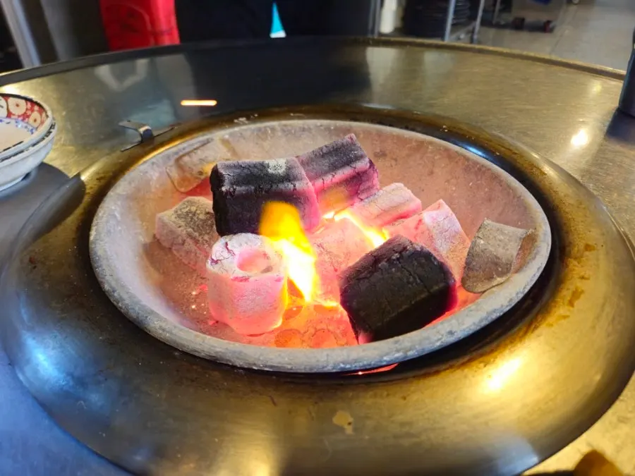 불판에 올리기 전 흑돼지 생갈비
