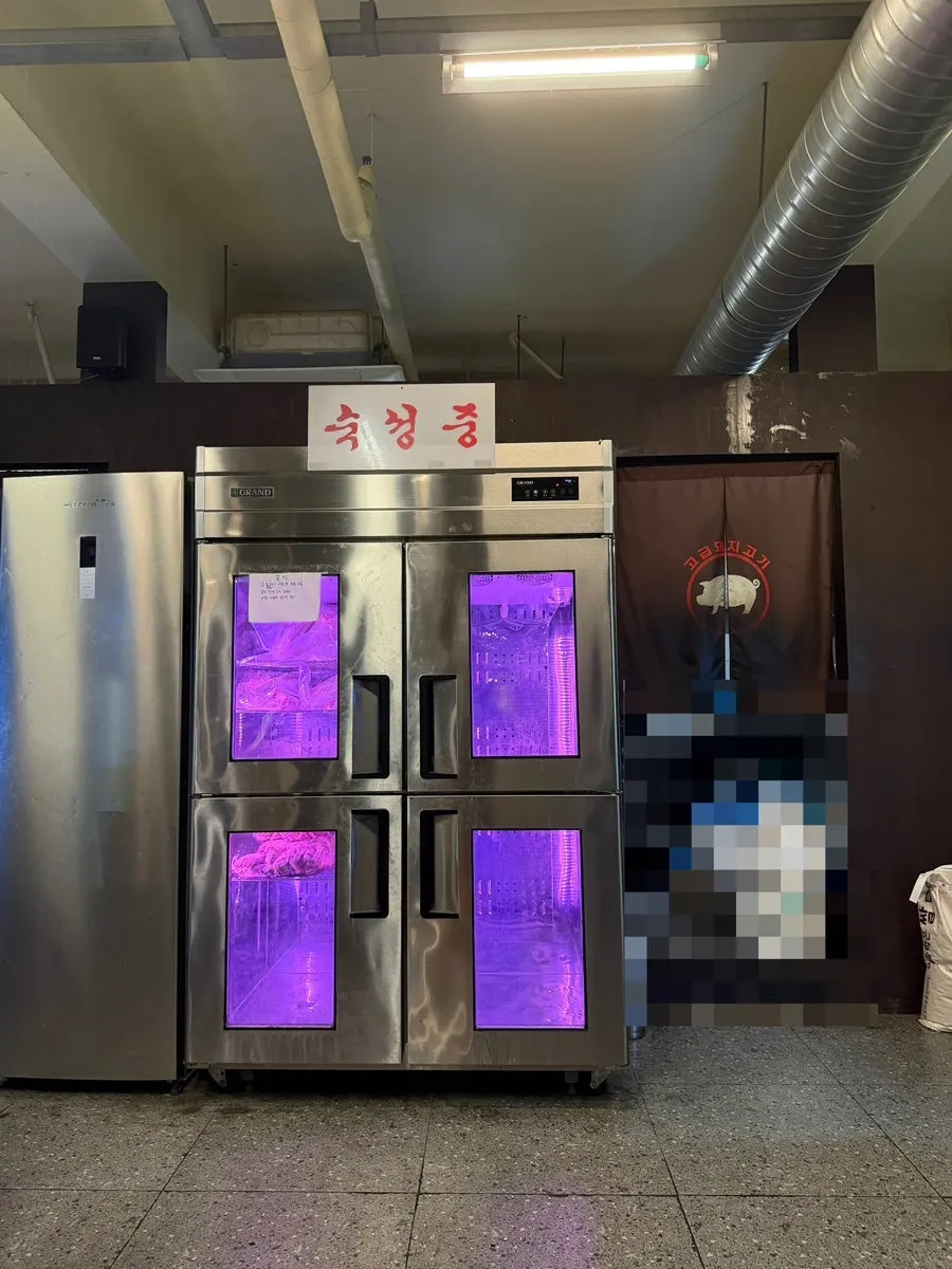 넙딱집 삼송점 룸 좌석