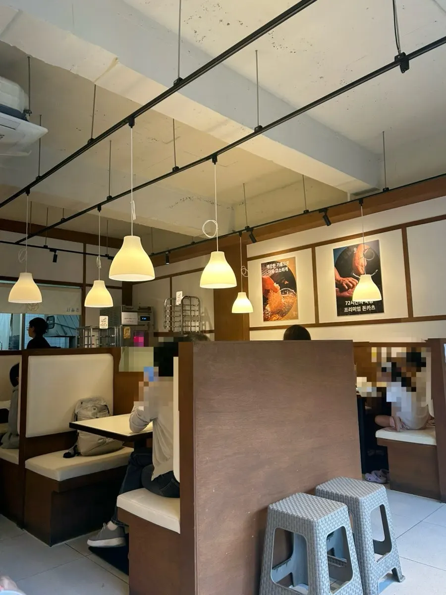 Solo and family seating at Sioldon Ilwon Branch