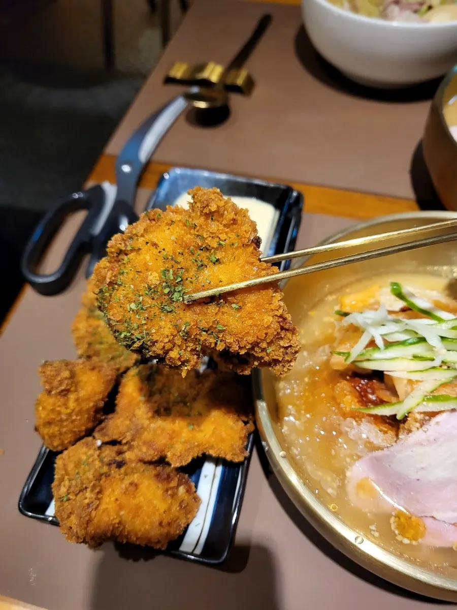 Plate of the side dish karaage