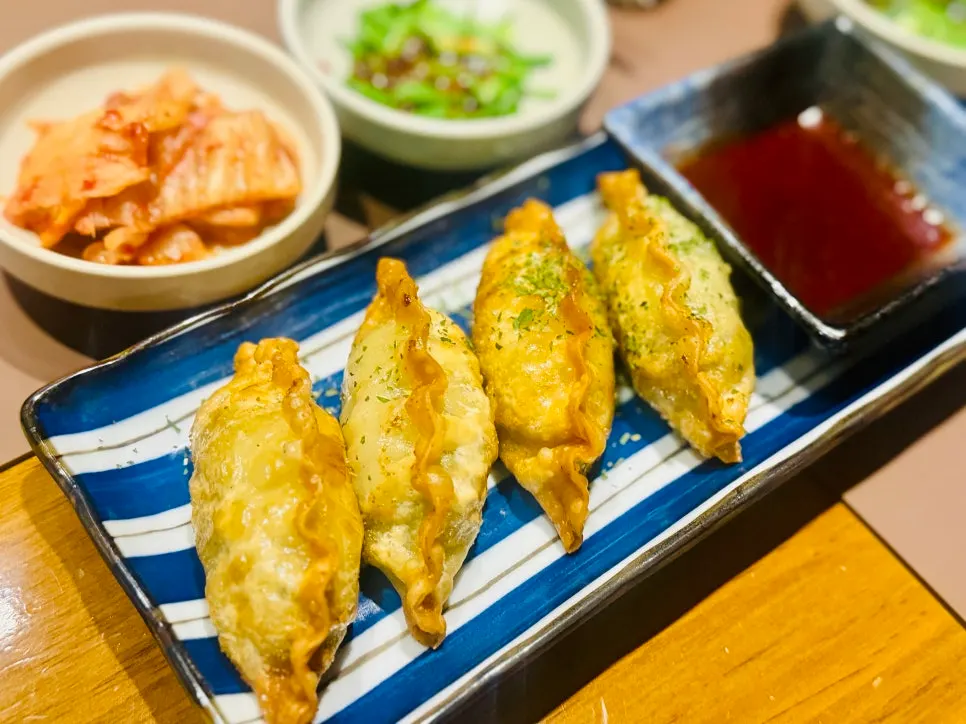 큼직한 왕교자 한 접시