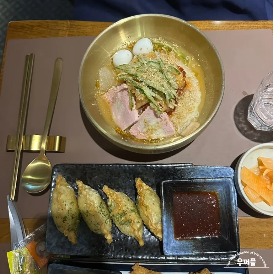 A plate of Sanbandeul's charcoal-grilled suyuk