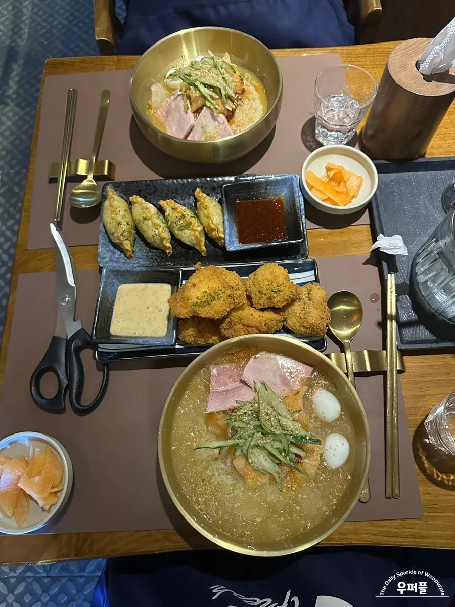 Two milmyeon sets served at once