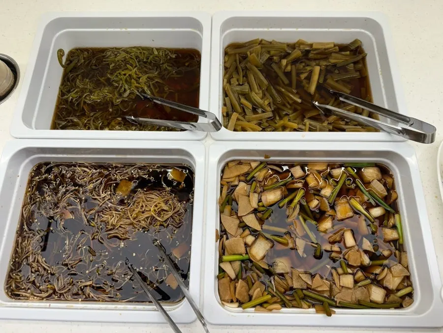 Self-bar corner stocked with wrap vegetables