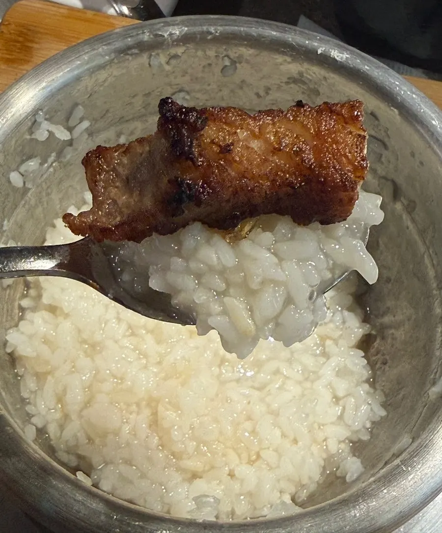 A pot of freshly-cooked cauldron rice