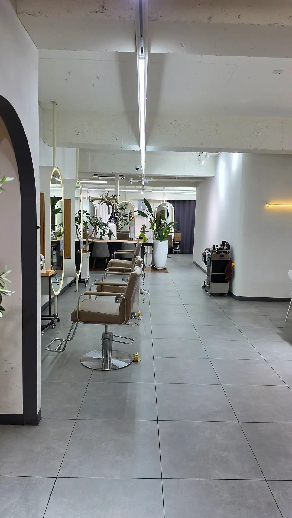 Styling seats at Aiva Hair Sanbon-jeom