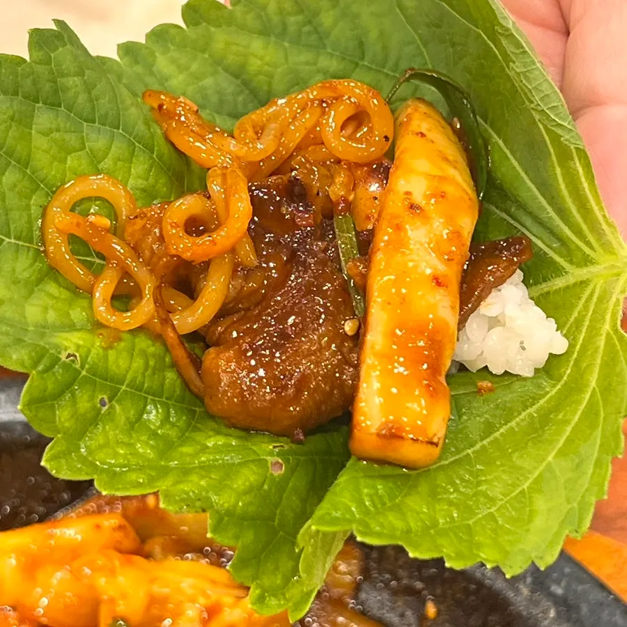 Basic spice level squid pork stir-fry eaten with rice
