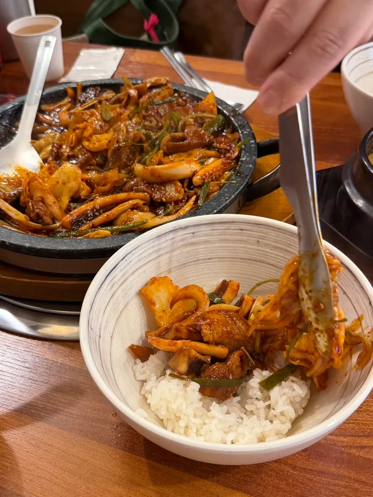 돌판에 나온 오징어 제육볶음