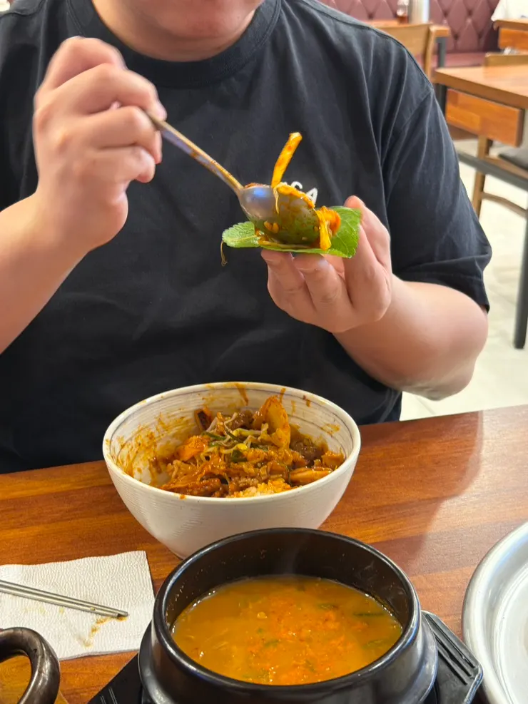깻잎에 싸 먹는 오징어 제육