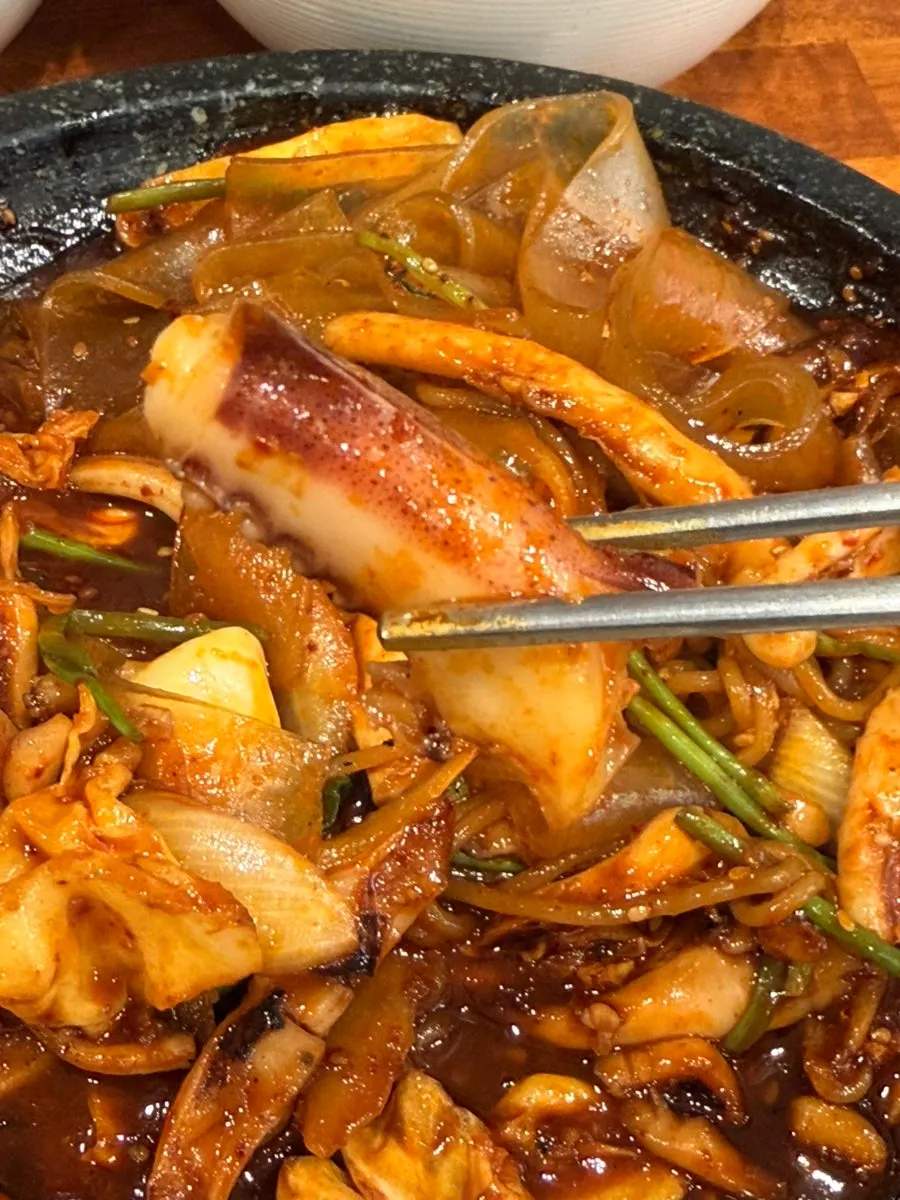 밥과 함께 먹는 오징어볶음