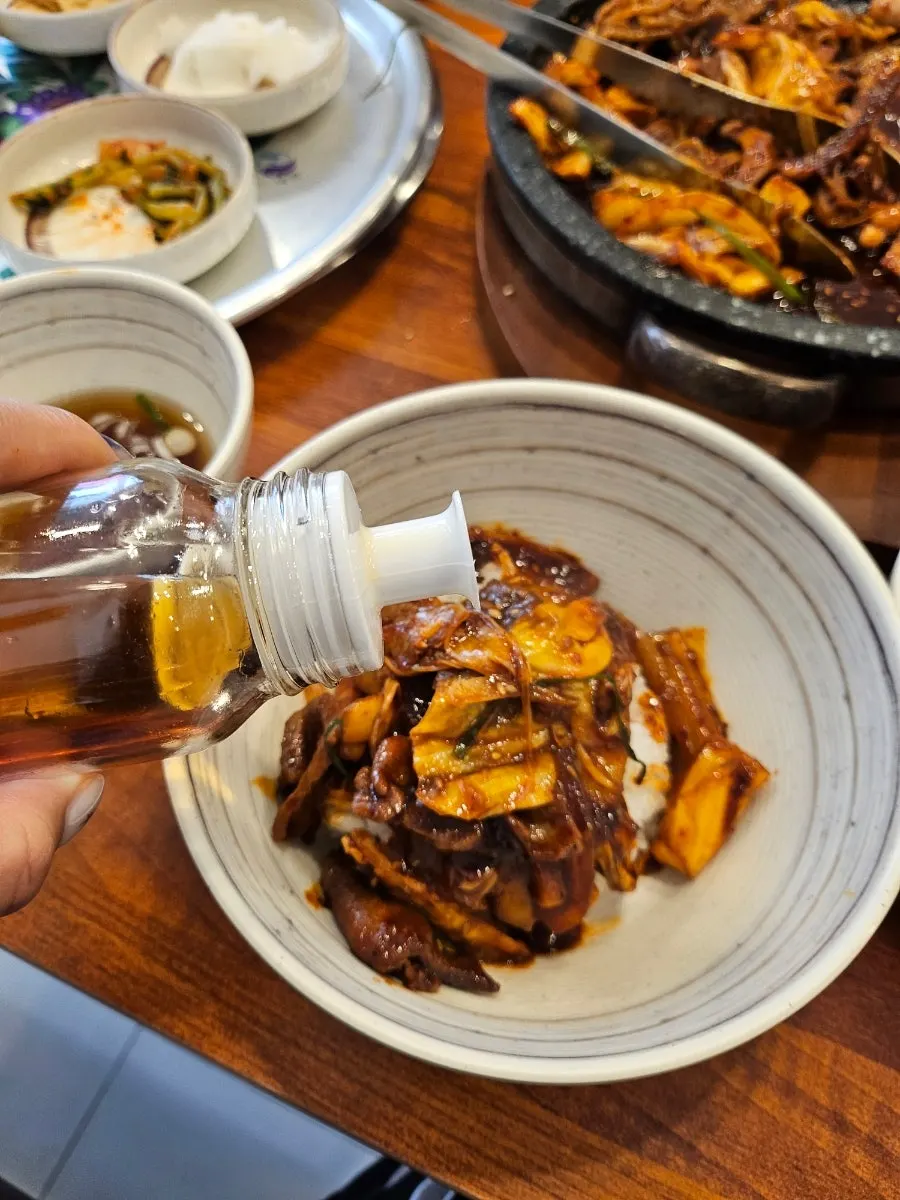 Oje Bokkeum over rice