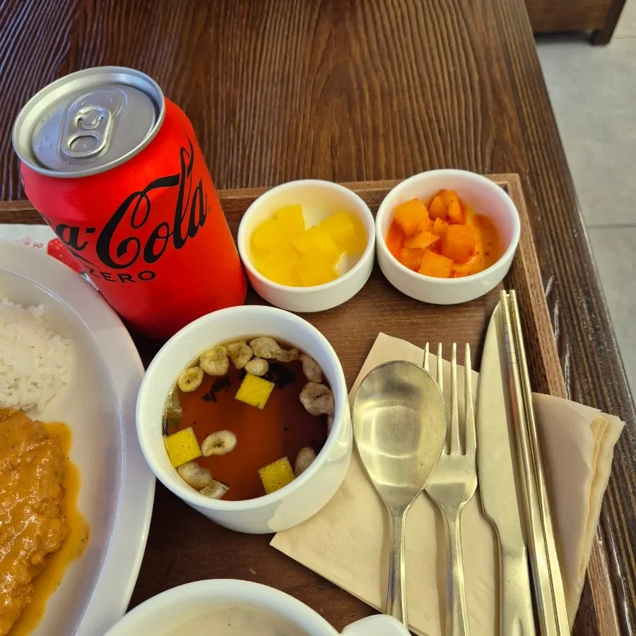 경양식 돈까스 접시 클로즈업