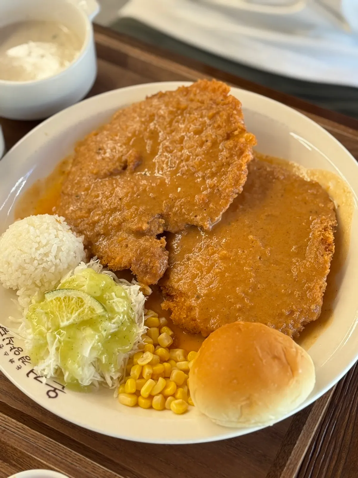 サクサクの衣の京洋食とんかつクローズアップ