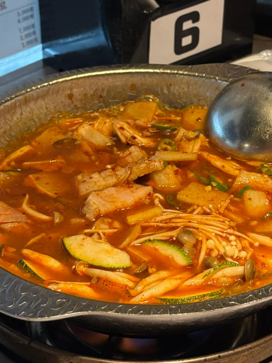 가성비 좋게 즐긴 삼겹살 상차림