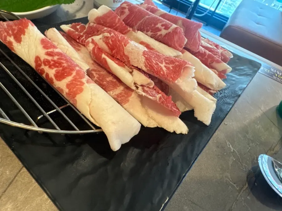 Pork belly with shredded scallions and marinated mung bean sprouts