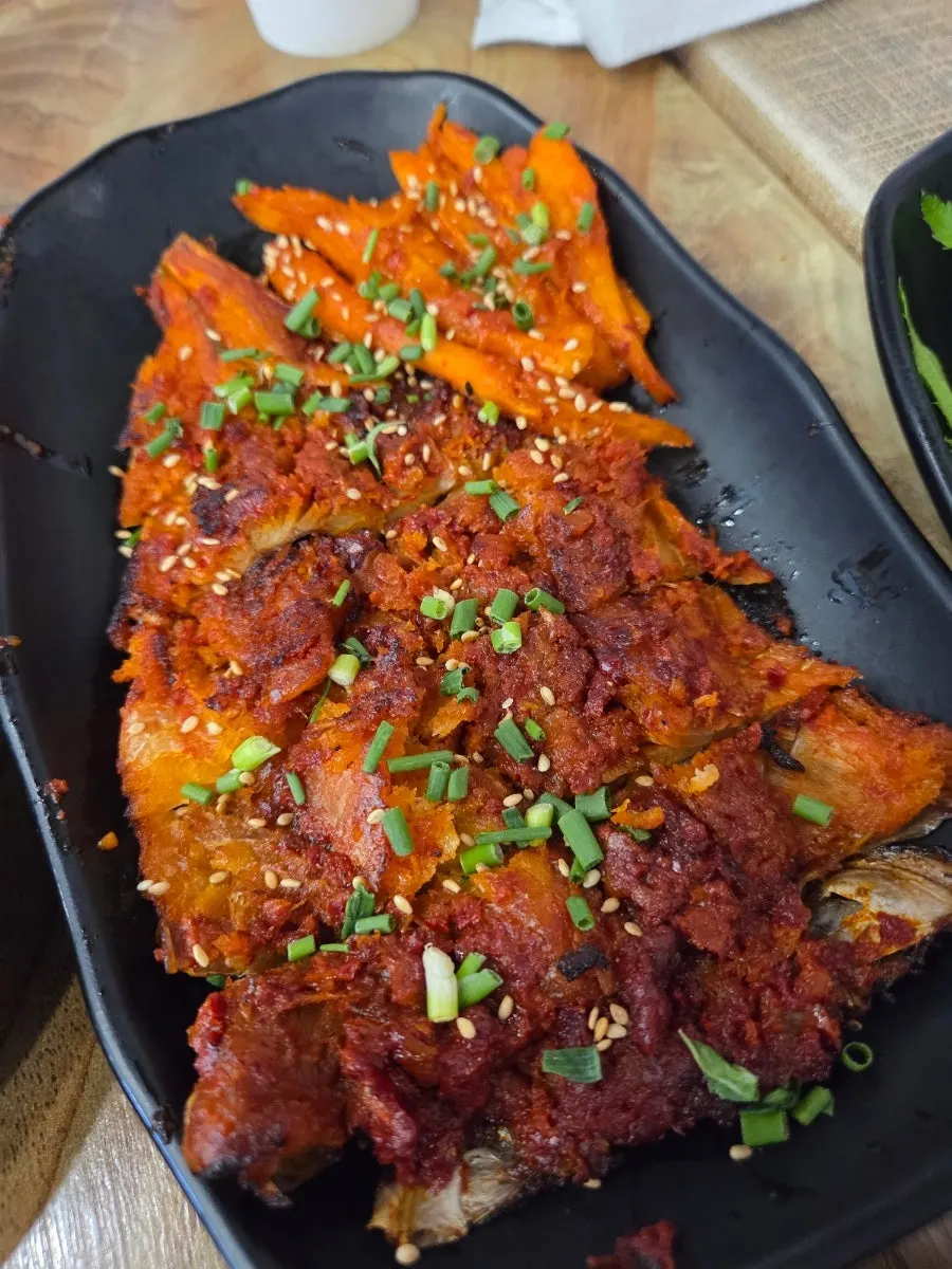 Grilled hwangtae and grilled deodeok from the special set