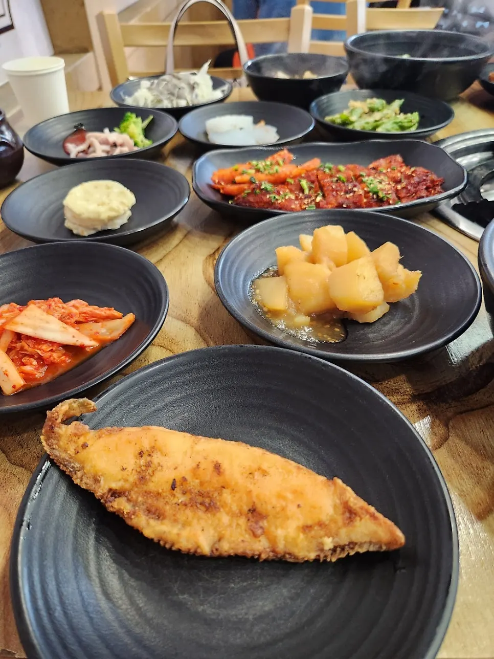 반찬 가짓수가 많은 한정식 상차림