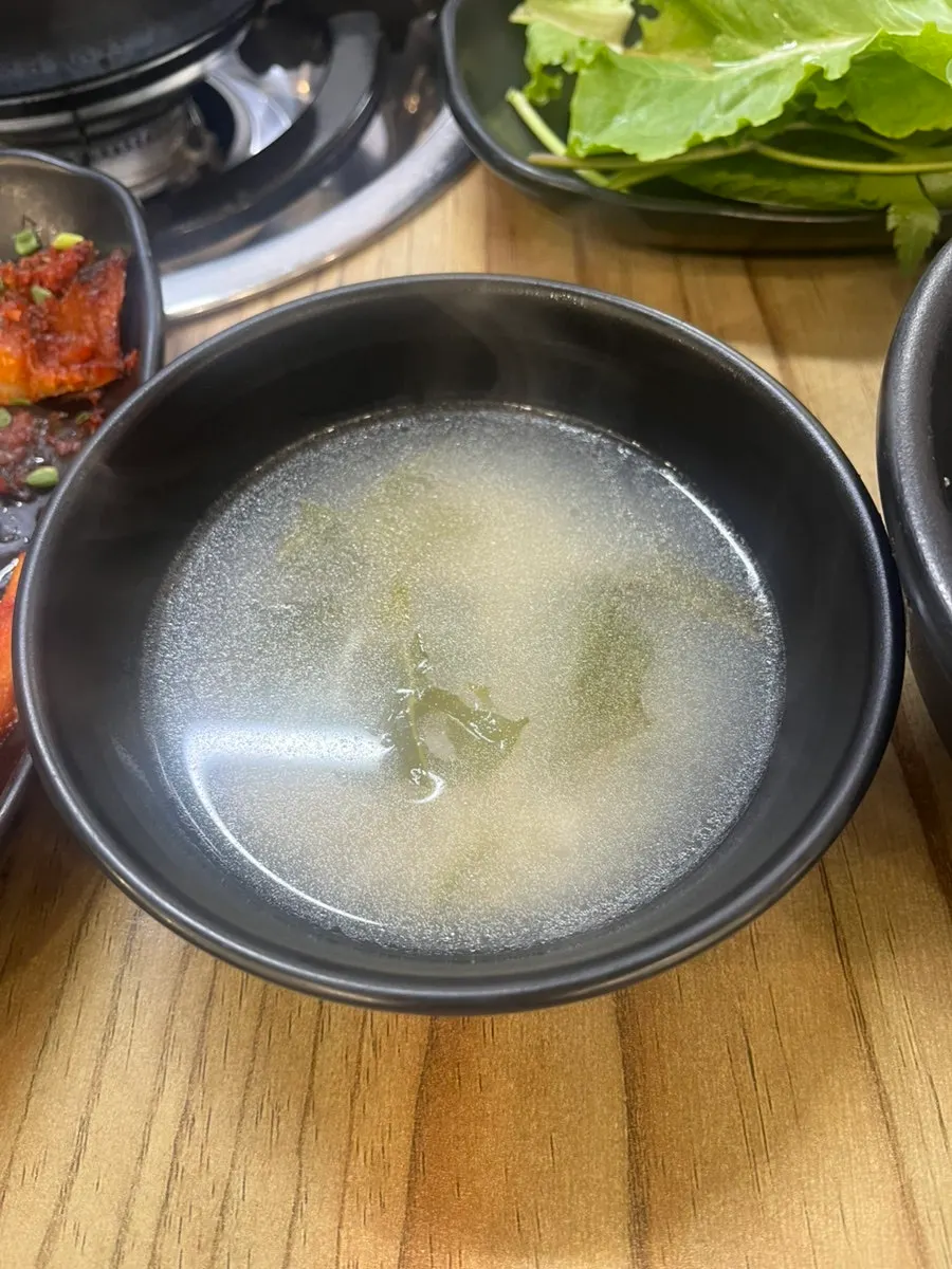 솥에 물을 부어 만든 누룽지