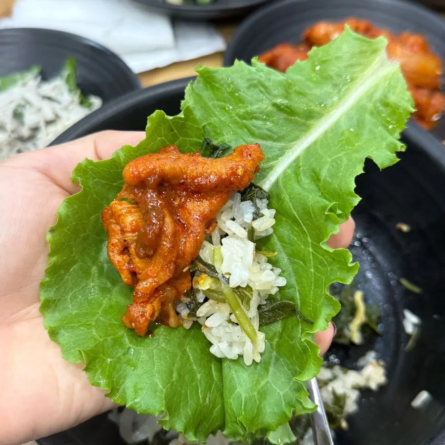 Jeyuk-bokkeum placed on a ssam wrap