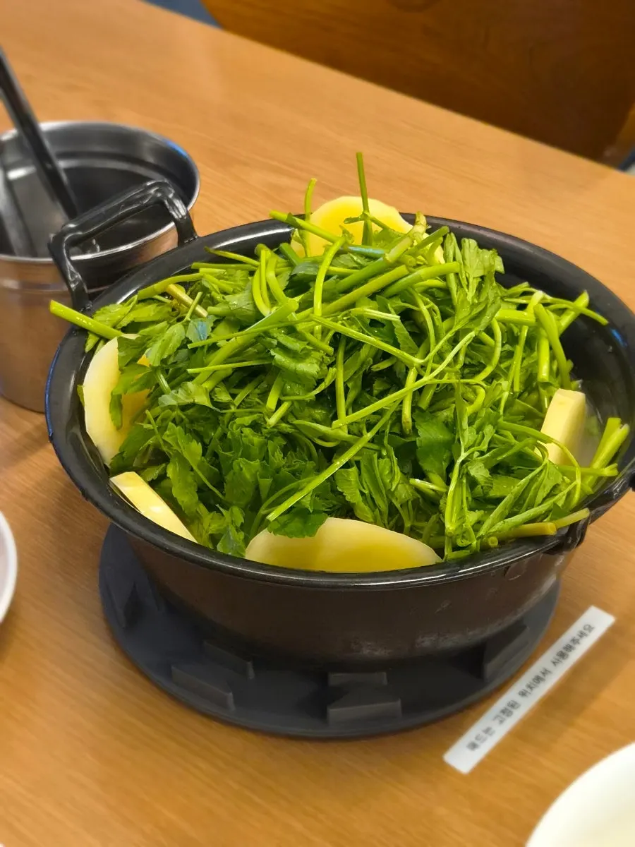 맑은버섯 샤브샤브 칼국수