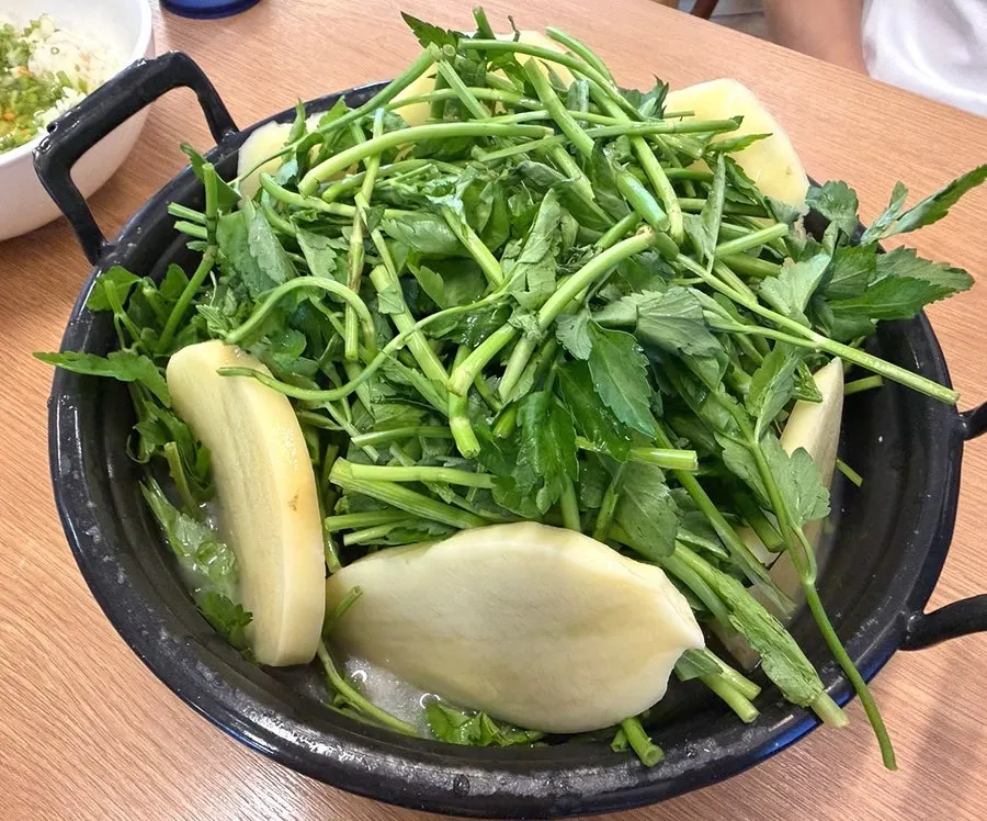 볶음밥 재료와 생칼국수 면