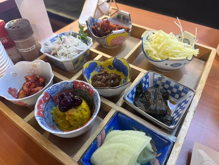 Neat selection of side dishes to enjoy with eel